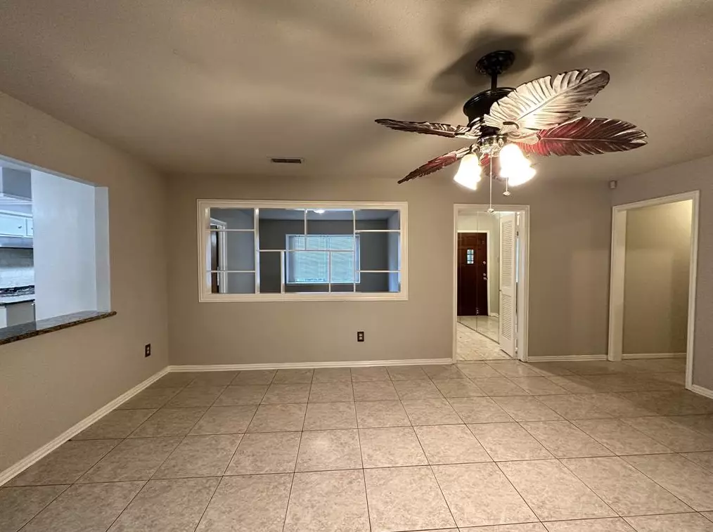 635 Cypresswood Dr, Spring TX  77373-5514 exterior