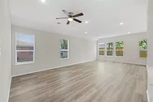 1005 Bonham St, Columbus, TX 78934 - Photo 4