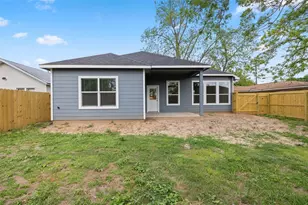 1005 Bonham St, Columbus, TX 78934 - Photo 18