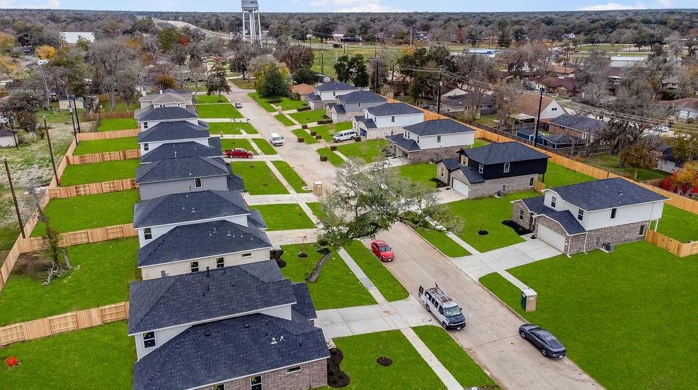 428 Magnolia Ln, Richwood, TX 77566