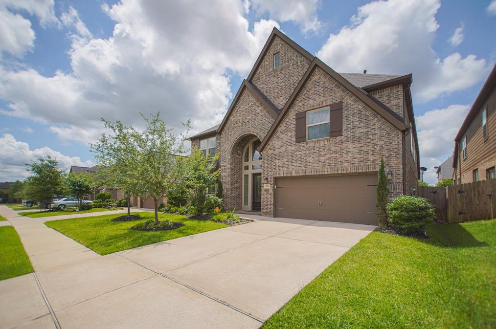 131 Meadow Run Dr, Conroe, TX 77384