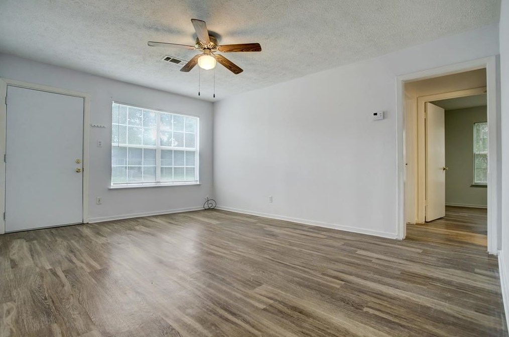 6705 Thornwall St, Houston, TX 77092