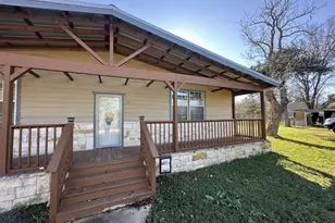 206 Grayson St, Teague, TX 75860 - Photo 6