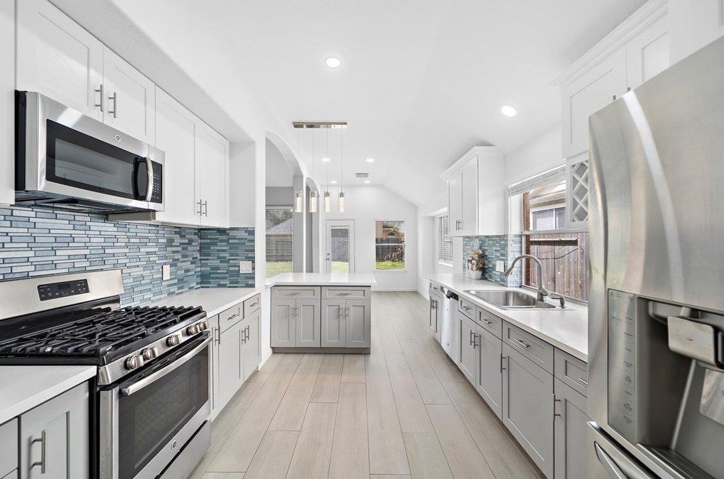 17527 W Copper Lakes Dr, Houston, TX 77095