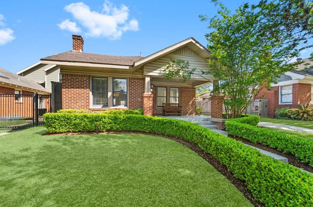 939 Teetshorn St, Houston, TX 77009