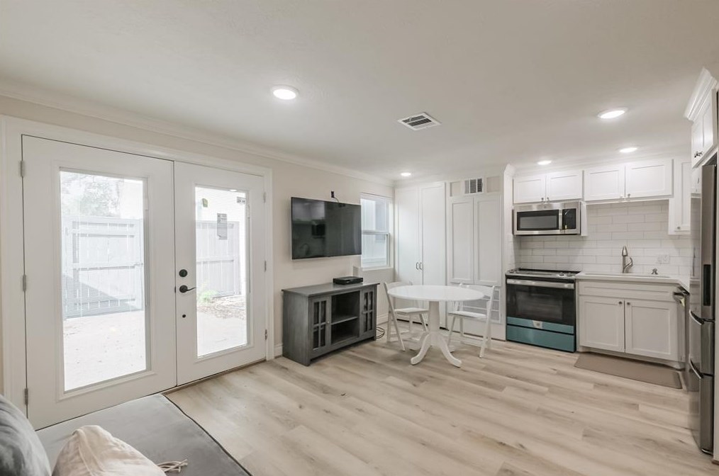 2631 Persa St #c, Houston, TX 77098