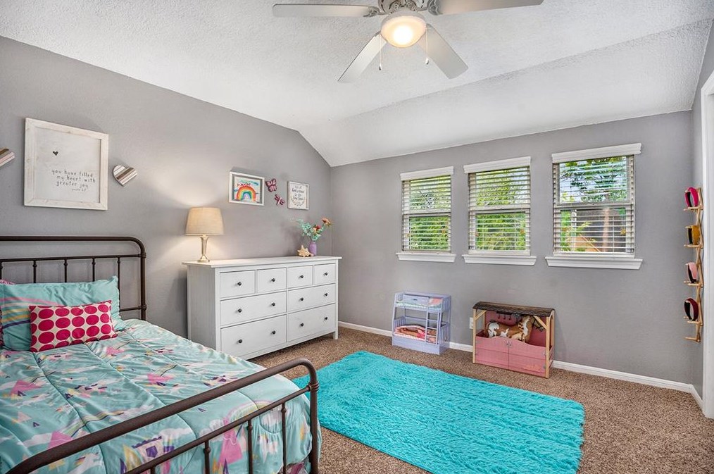 1602 Chelsea Pl, Taylor Lake Village TX 77586-5823 exterior