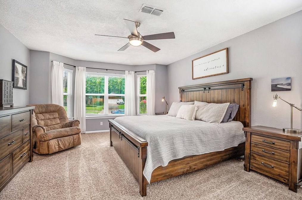 1602 Chelsea Pl, Taylor Lake Village TX 77586-5823 exterior