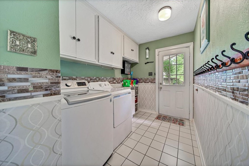 2302 Middle Crk Dr, Humble TX 77339-1821 exterior