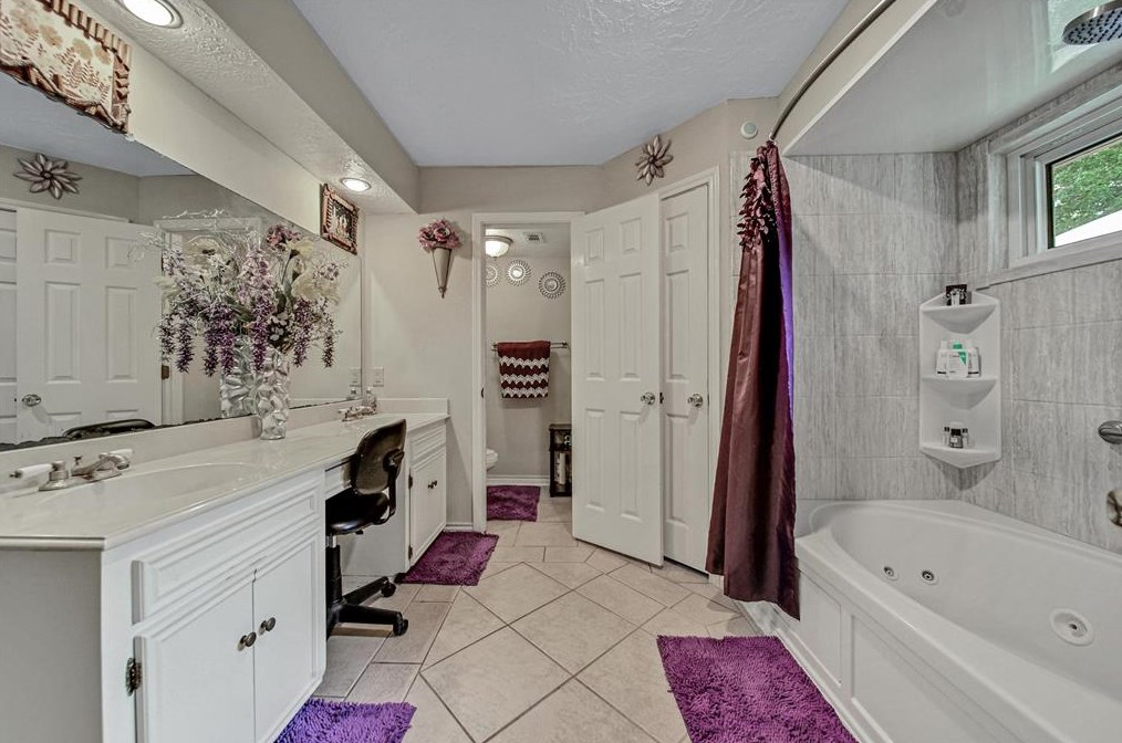 2302 Middle Crk Dr, Humble TX 77339-1821 exterior