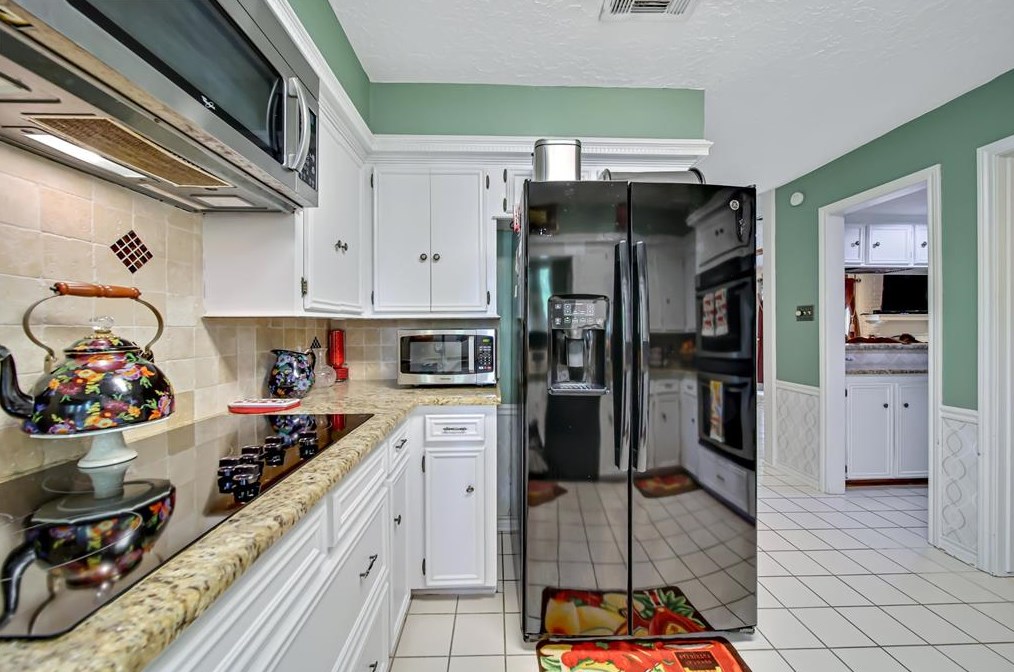 2302 Middle Crk Dr, Humble TX 77339-1821 exterior