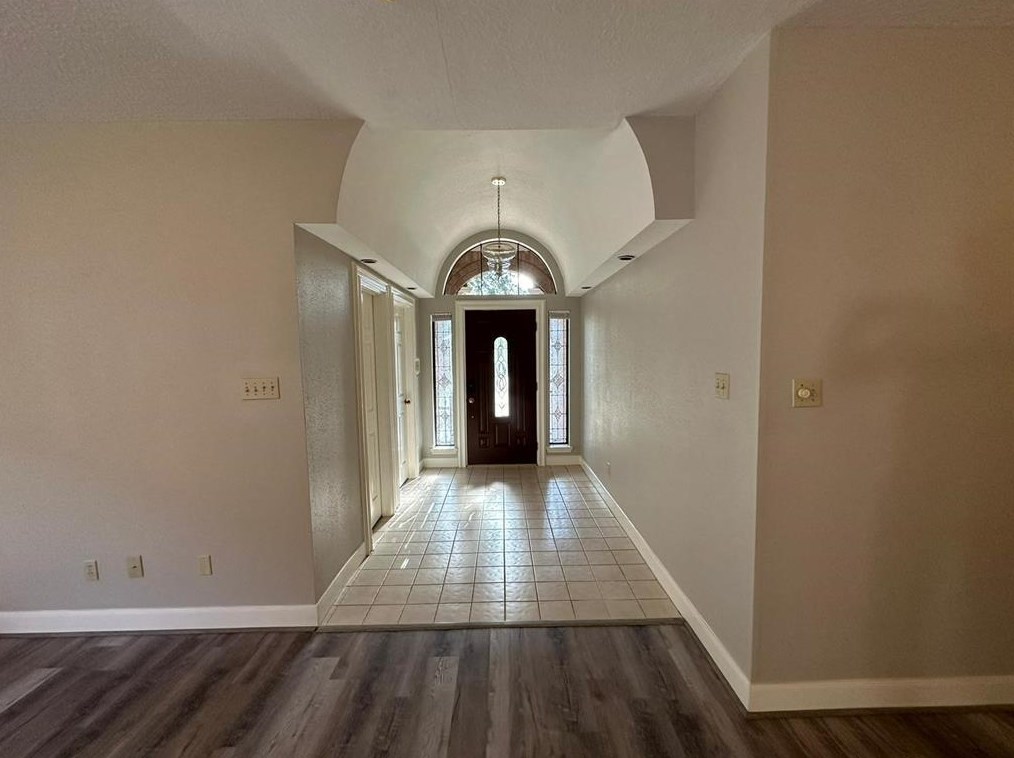 6630 Oakland Hills Dr, Houston, TX 77069