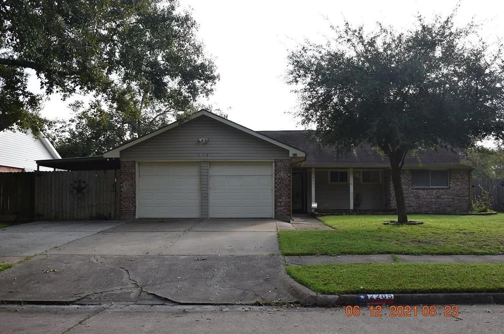 2205 Cedar St, Pearland, TX 77581