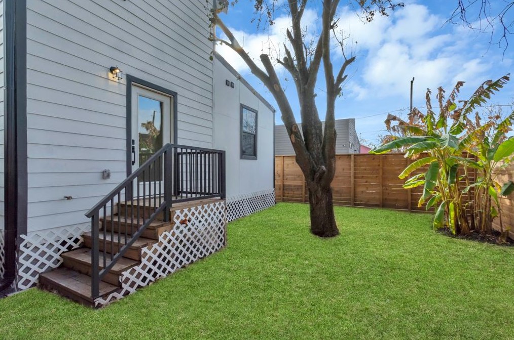 3105 Brewster St, Houston TX  77026-5003 exterior