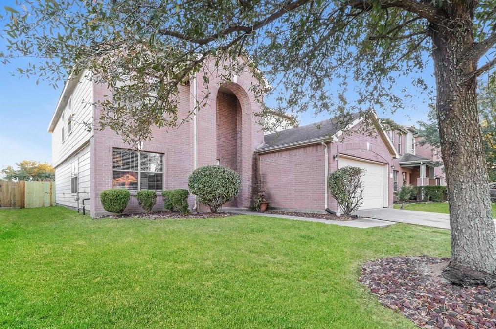 414 Remington Green Ct, Houston, TX 77073