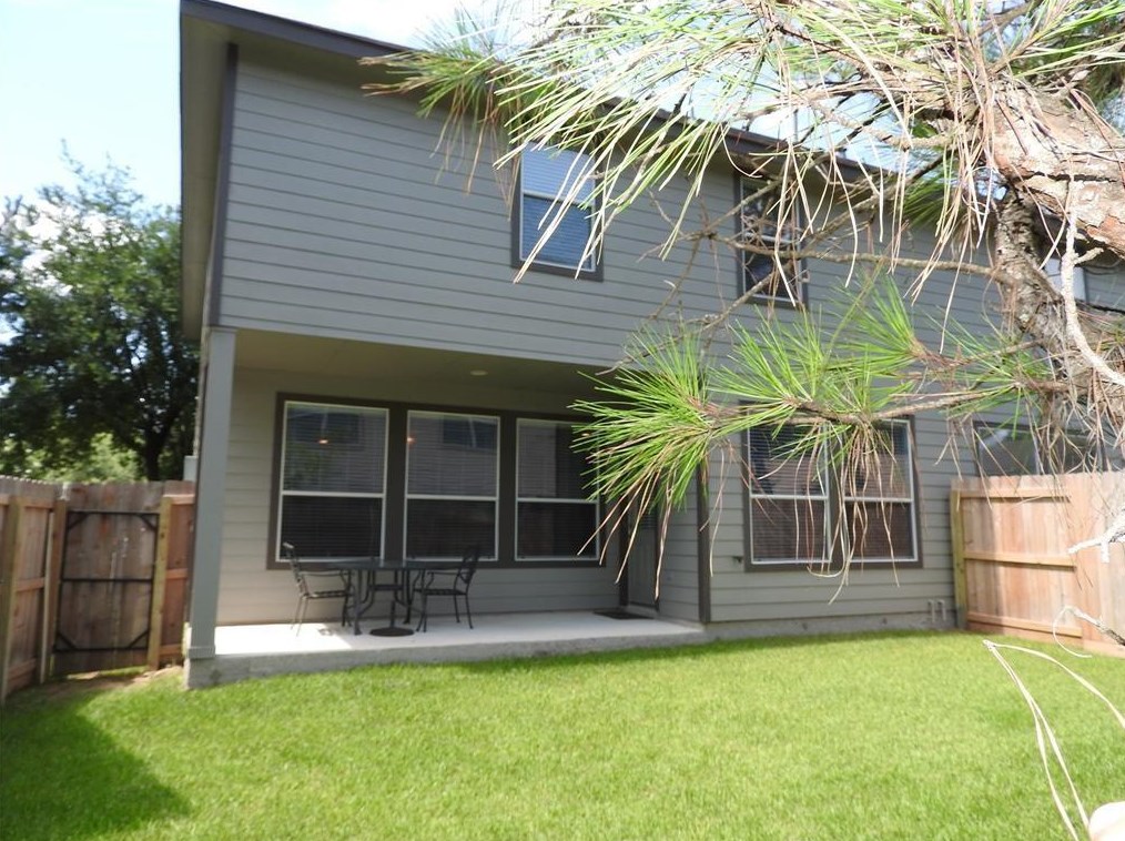 34 Burberry Park Cir, Spring TX  77382-5424 exterior