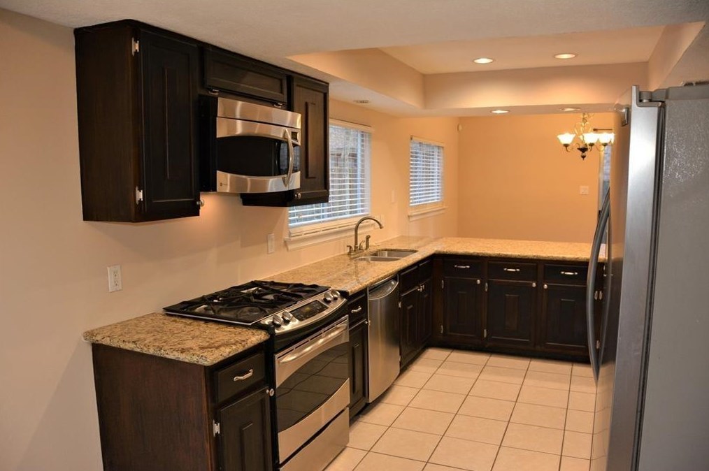 13 Hickorybark Dr, Spring, TX 77381-2815