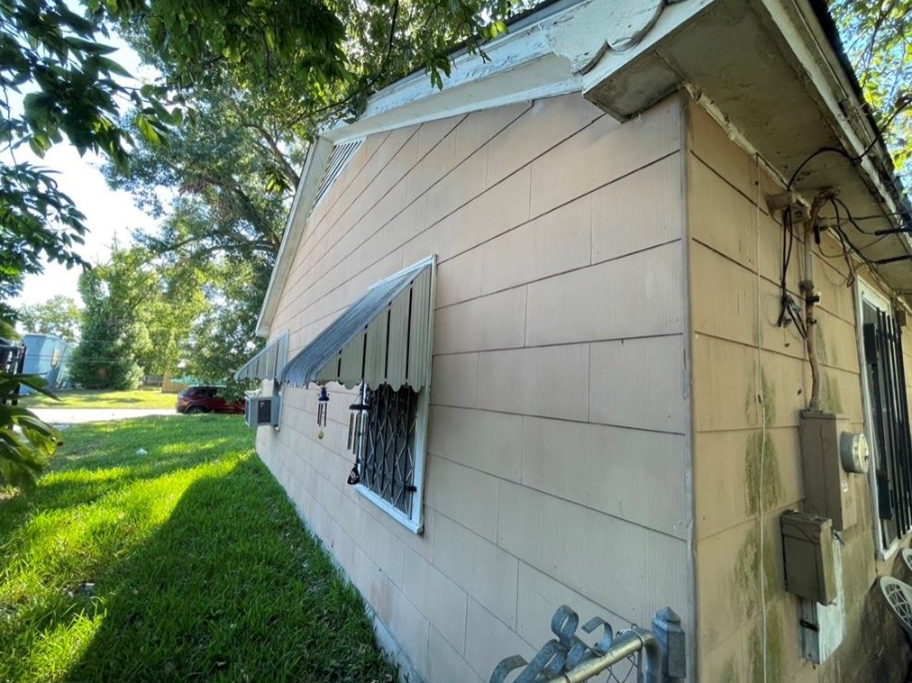 7435 Kingsley St, Houston, TX 77087-4409