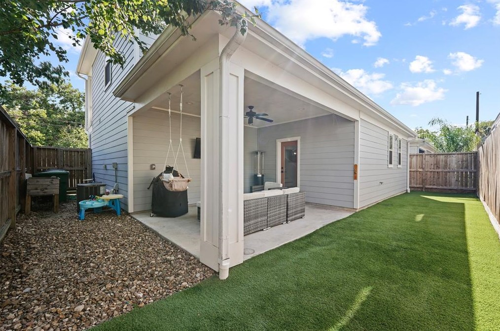 921 33 St, Houston TX  77022-5104 exterior