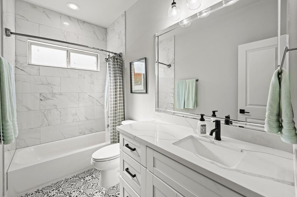 921 33 St, Houston TX  77022-5104 exterior