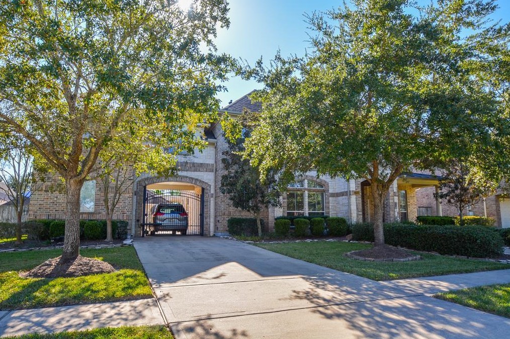 7910 Emerald Haven Dr, Sugar Land, TX 77479-5461