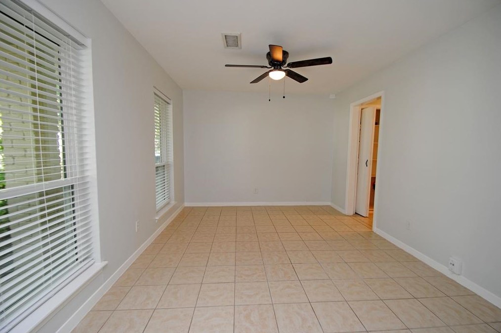 10663 Mayfield Rd, Houston, TX 77043