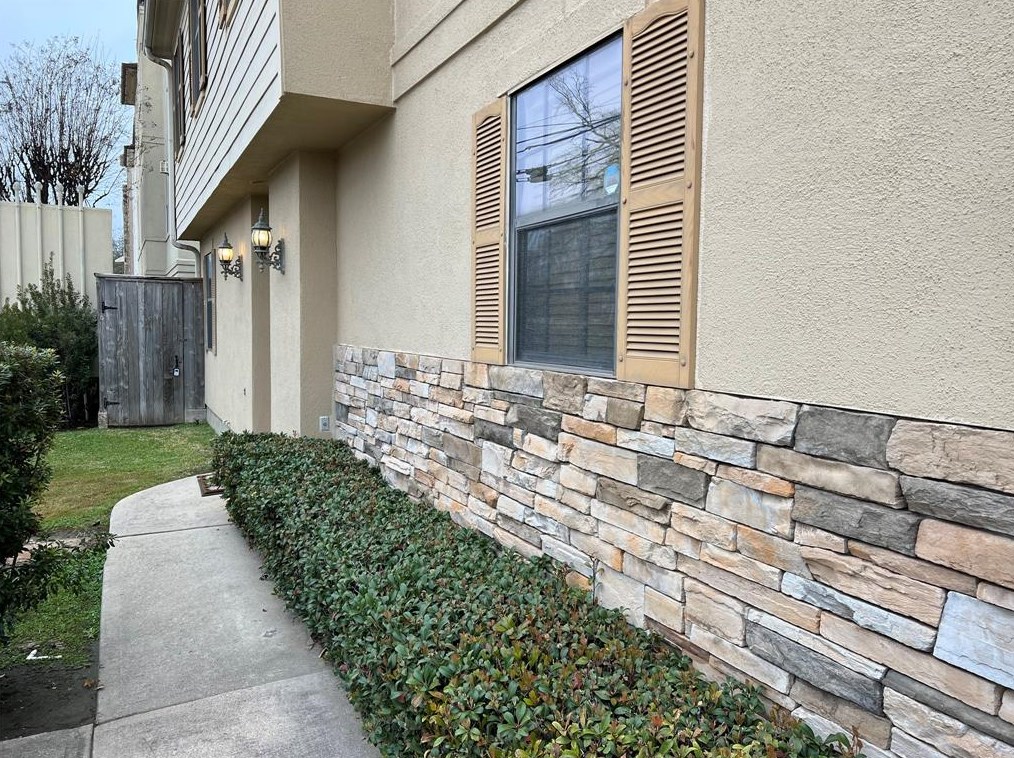 2901 Clinton Dr, Houston, TX 77020