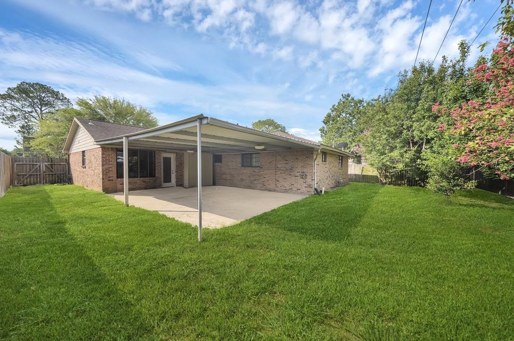 11015 Sageleaf Ln, Houston TX  77089-3913 exterior