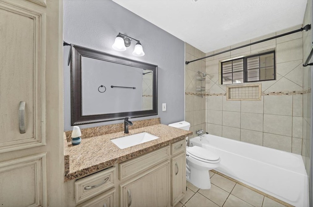 11015 Sageleaf Ln, Houston TX  77089-3913 exterior