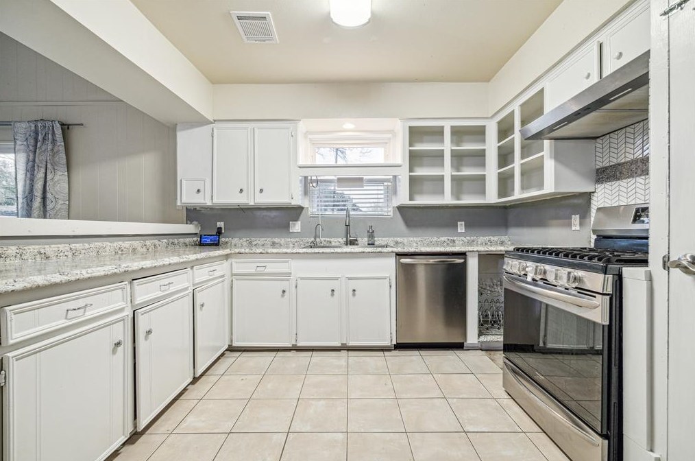 12038 White Cap Ln, Houston TX  77072-4730 exterior