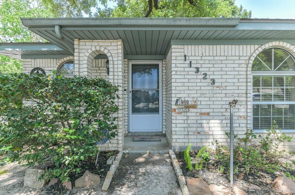 11323 Marrs Dr, Houston TX  77065-2108 exterior