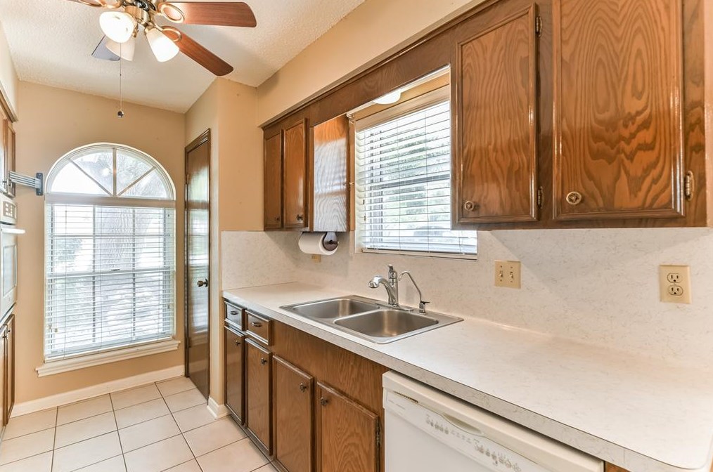 11323 Marrs Dr, Houston TX  77065-2108 exterior