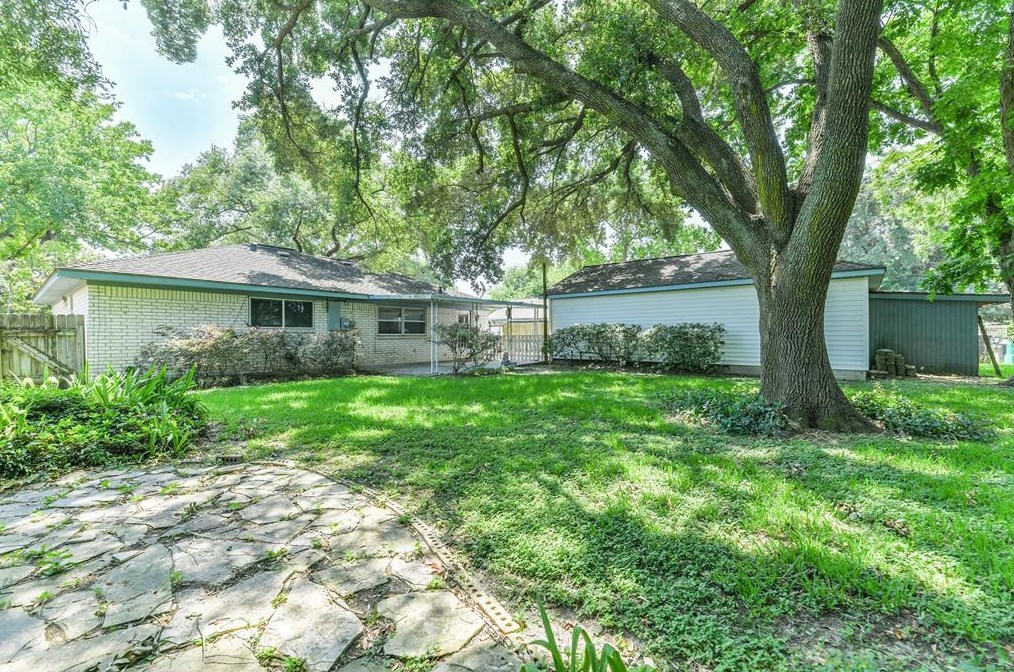 11323 Marrs Dr, Houston TX  77065-2108 exterior