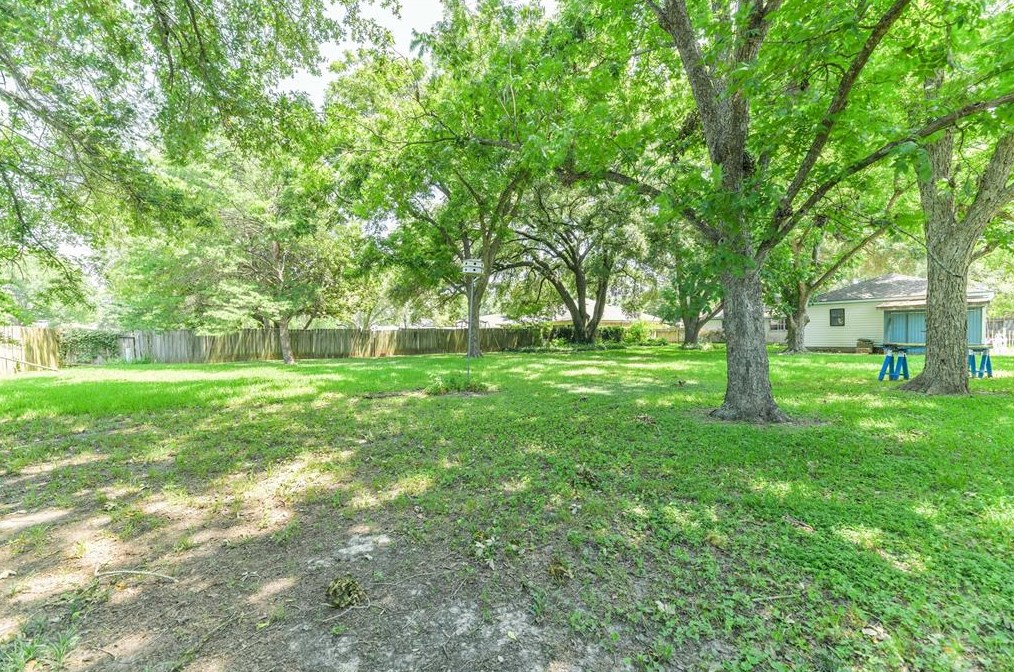 11323 Marrs Dr, Houston TX  77065-2108 exterior