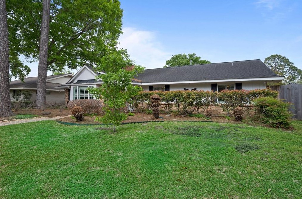 8819 Ferris Dr, Houston, TX 77096-2603
