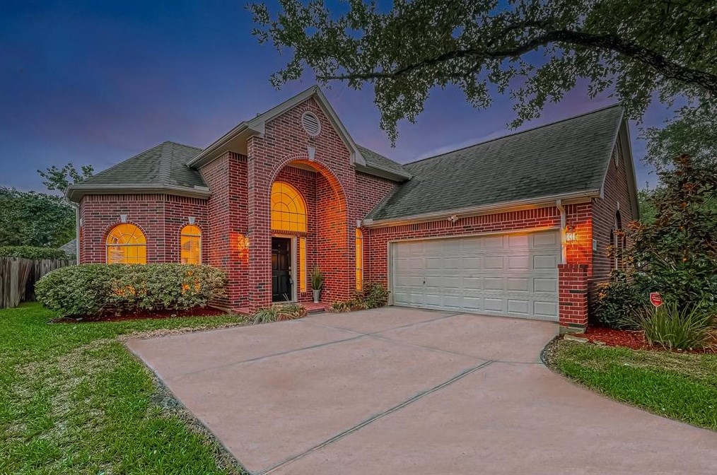 3515 Shadowwalk Dr, Houston, TX 77082-2376