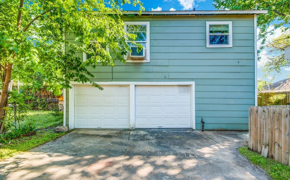 206 Frawley St, Houston, TX 77009-3228
