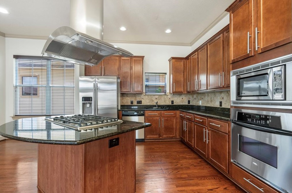 5711 Kiam St, Houston, TX 77007