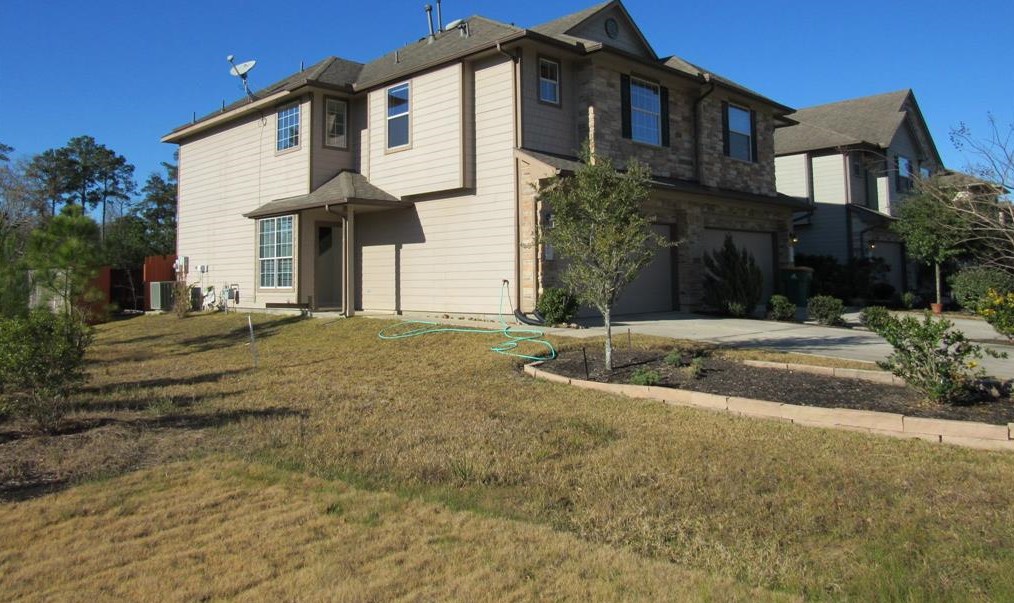 203 Bloomhill Pl, Magnolia, TX 77354