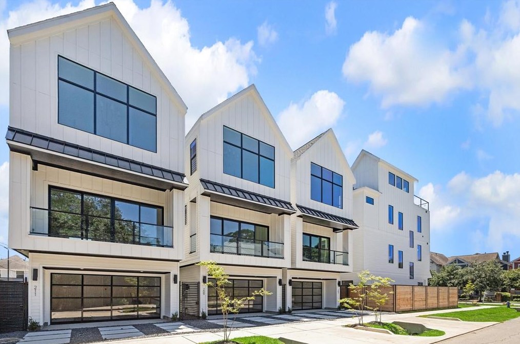 211 10 1/2, Houston TX 77008-7198 exterior