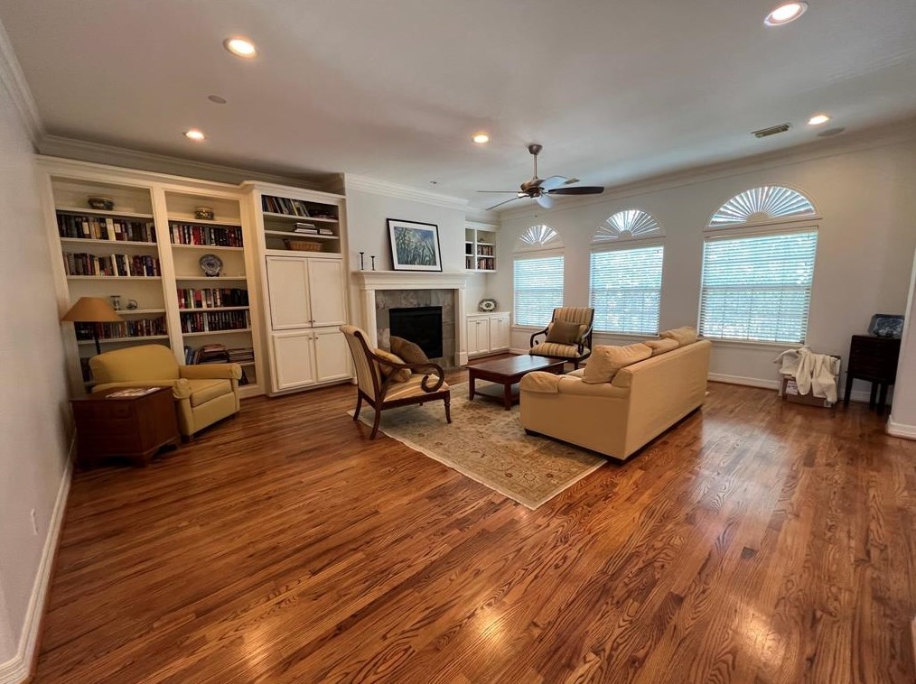 2807 Albany St, Houston, TX 77006