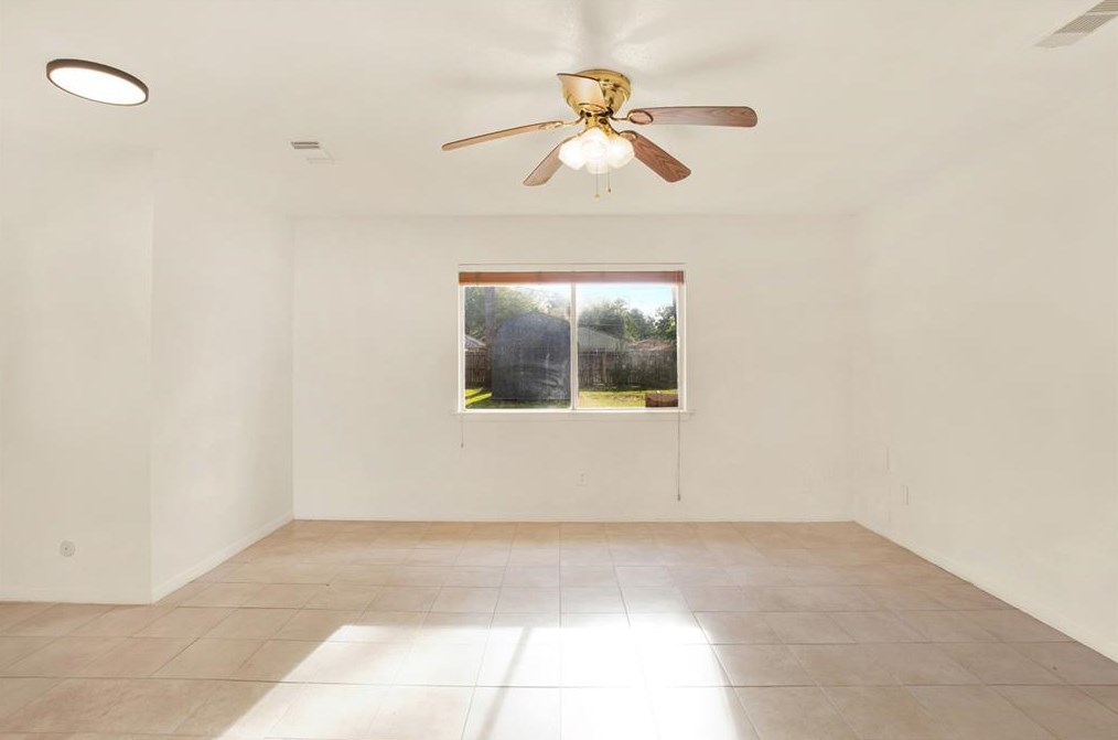 2123 N Austin Ave, Pearland, TX 77581