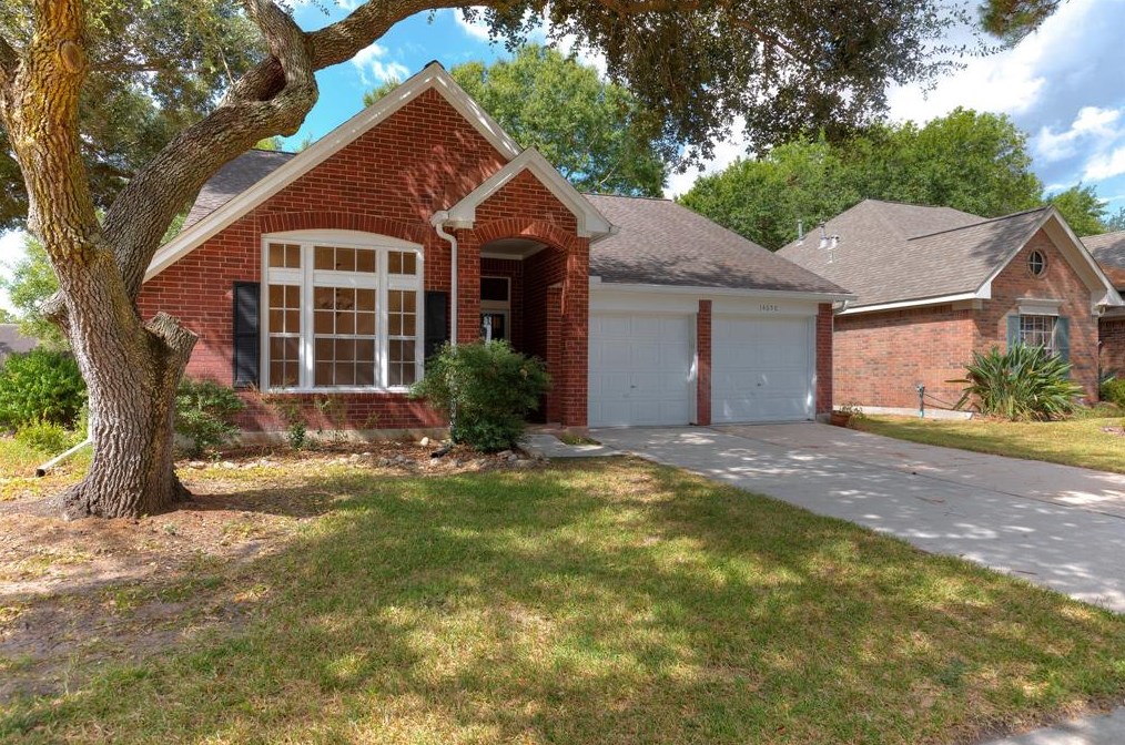 14650 Cobre Valley Dr, Houston, TX 77062-2274