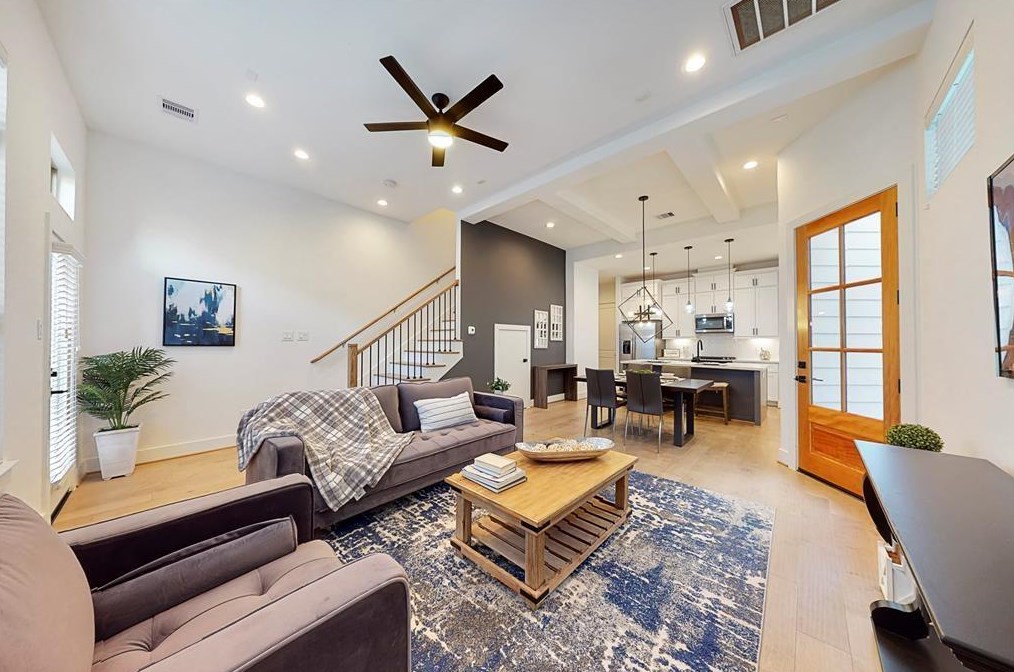 1723 Mckee St, Houston, TX 77009-8710