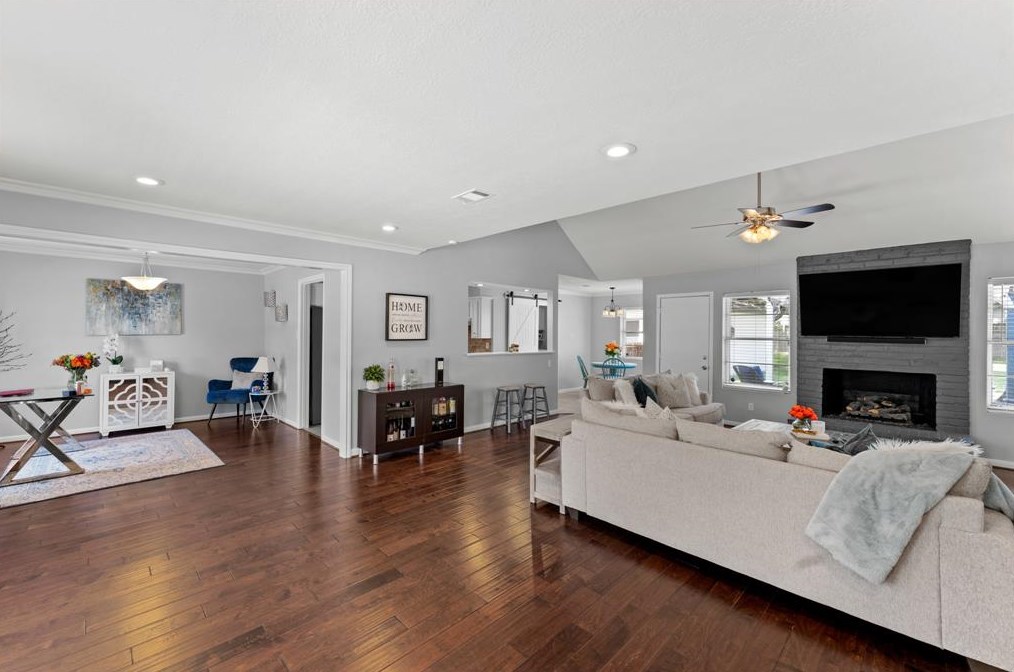 16306 Congo Ln, Houston, TX 77040-2073