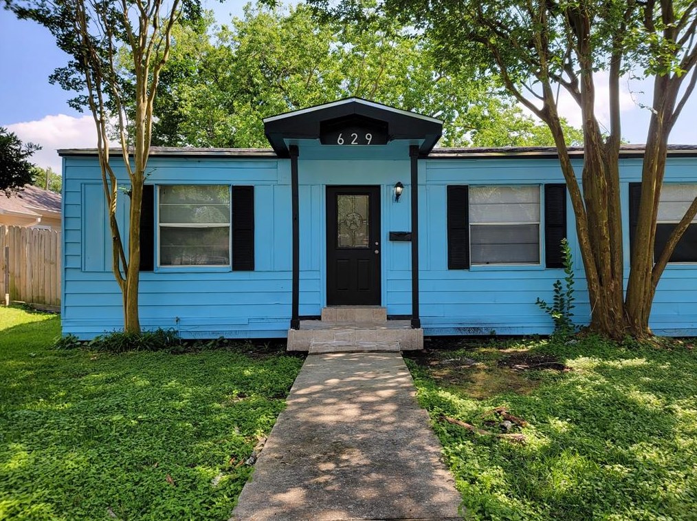 629 17th Ave N, Texas City, TX 77590