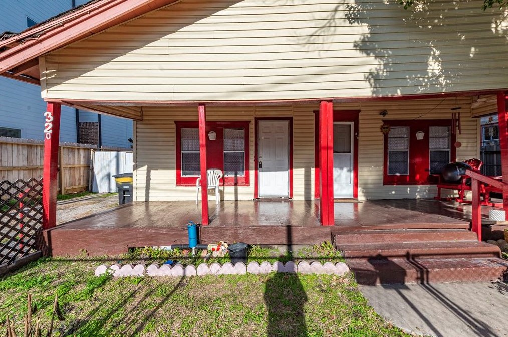 320 Eastwood St, Houston TX  77021-4218 exterior