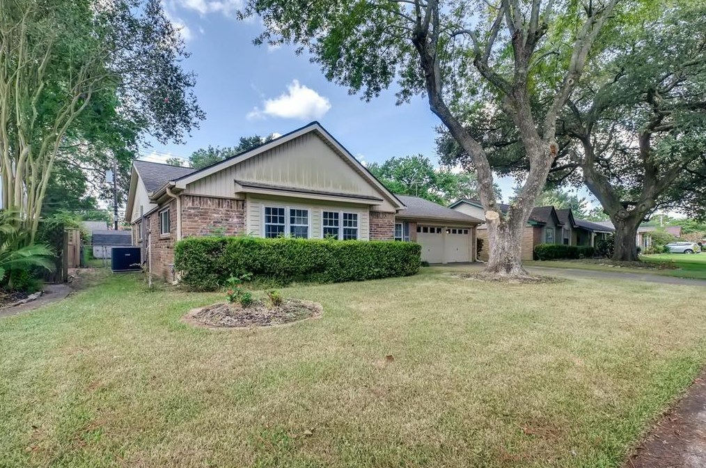 8023 Triola Ln, Houston, TX 77036