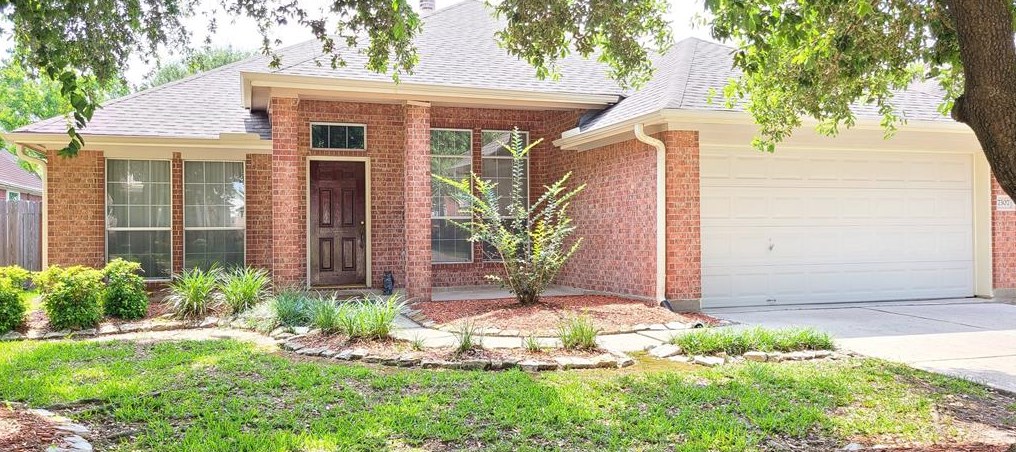 7307 Hollow Field Ln, Cypress TX  77433-1244 exterior