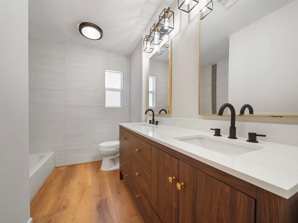 2807 Quincannon Ln, Houston TX 77043-1202 exterior